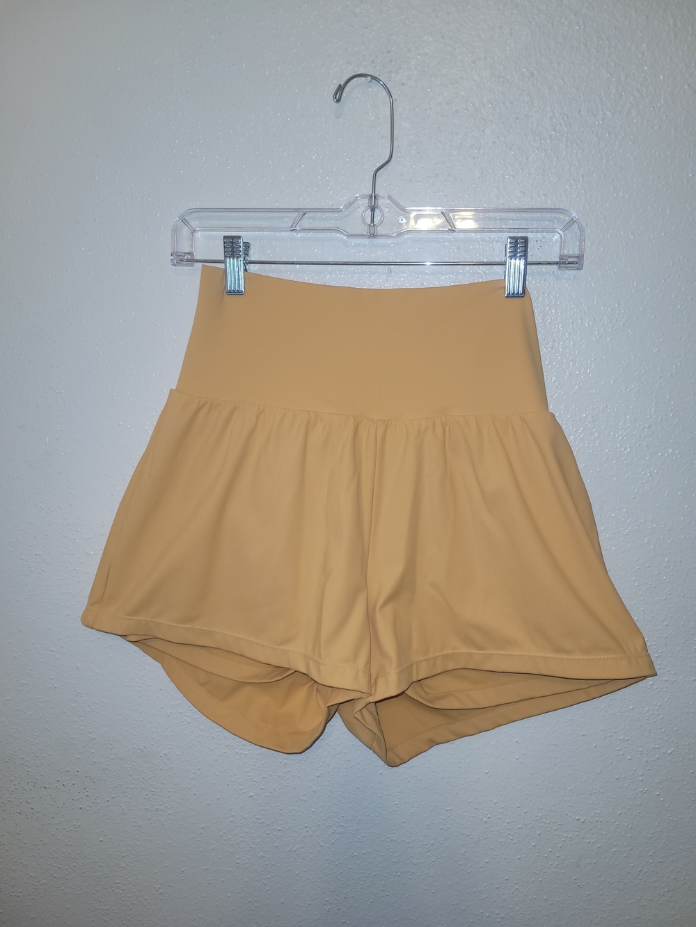 HALARA High-Waist Peachy Orange Active Shorts M